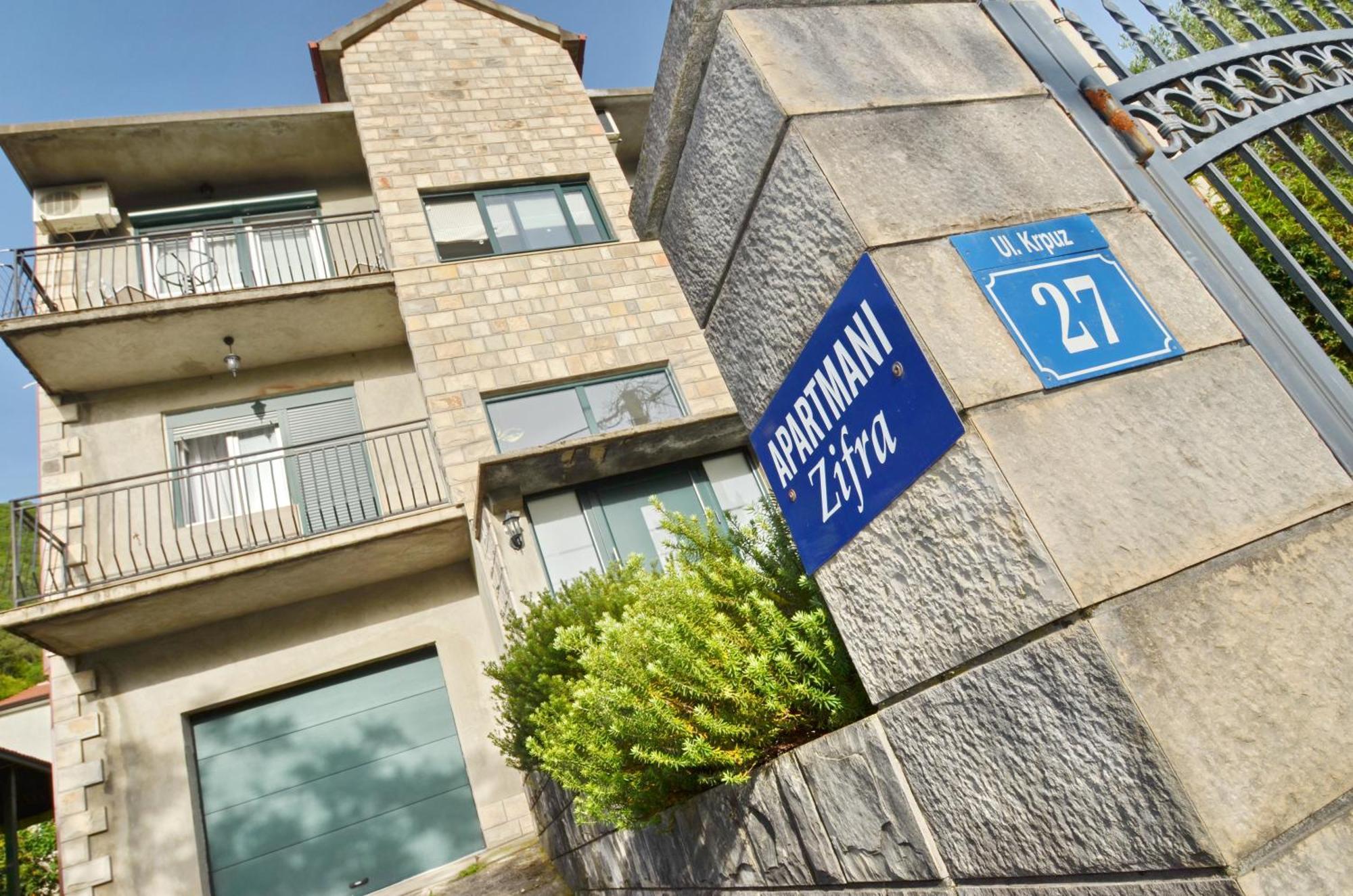 טיווט Apartments Dinko Zifra מראה חיצוני תמונה